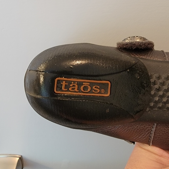 Taos Silver Strap Shoes Women's EUR 40/ US 9 - Picture 3 of 5